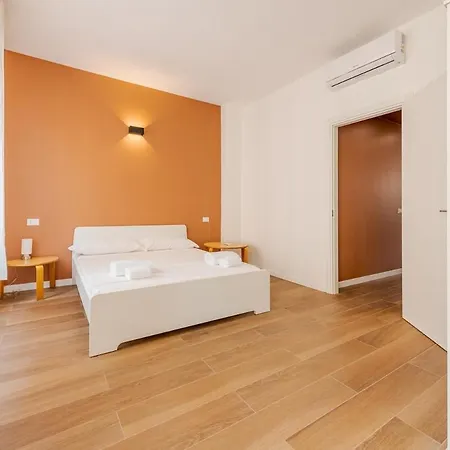 Costanza Luxury * Milan