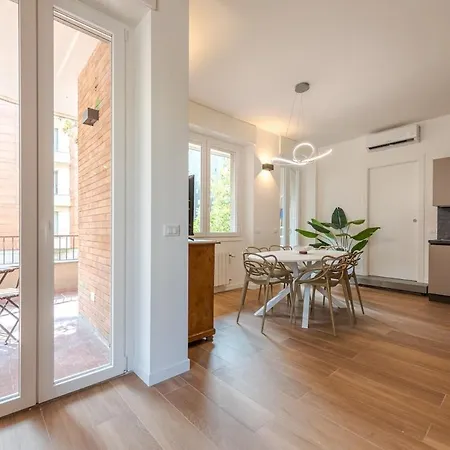 Costanza Luxury Milan